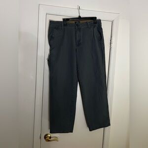 G.H. Bass & Co. Grey Cargo Pants
Size 36W 30L